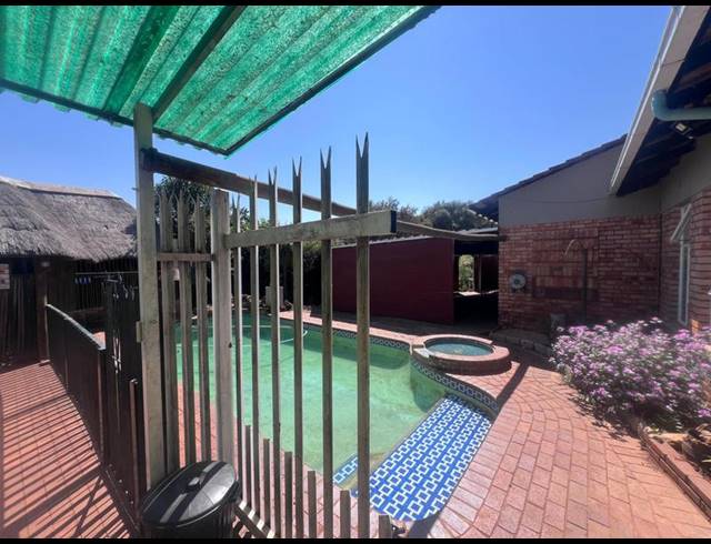 5 BEDROOM HOUSE FOR SALE IN ROODEKRANS